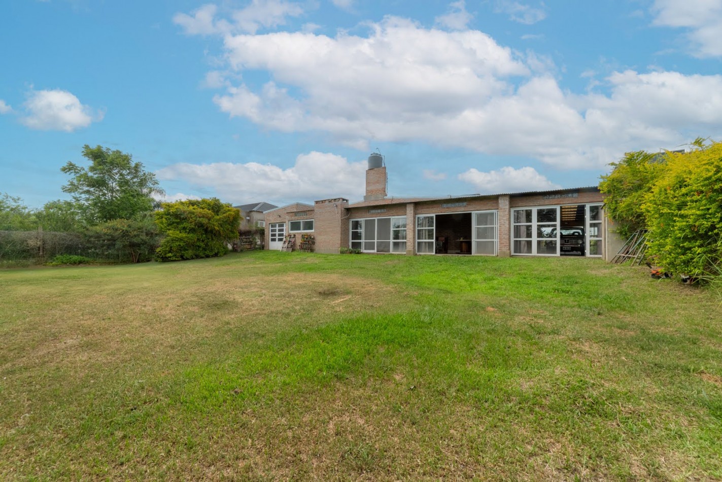 Amplia casa en Ruta 1 - Lomas de San Jose