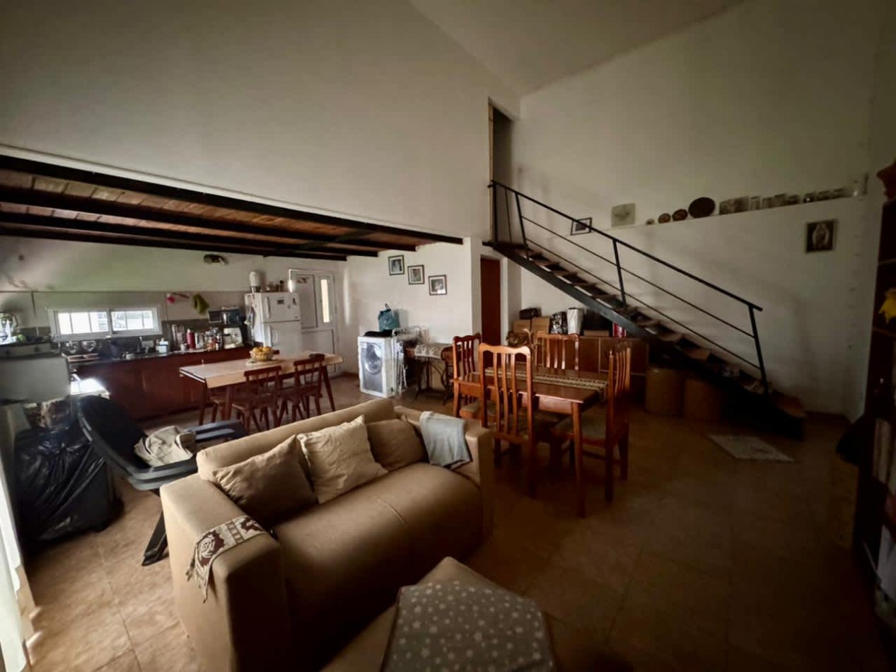 Casa mas local sobre la ruta