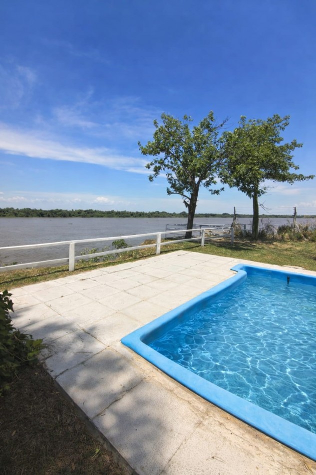 CASA QUINTA FRENTE AL RIO 