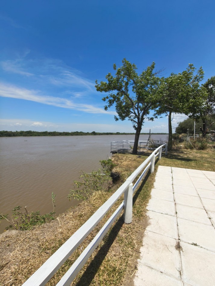 CASA QUINTA FRENTE AL RIO 