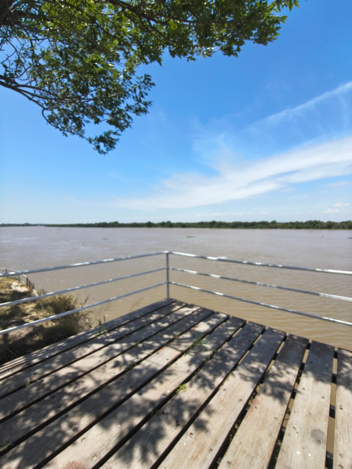 CASA QUINTA FRENTE AL RIO 