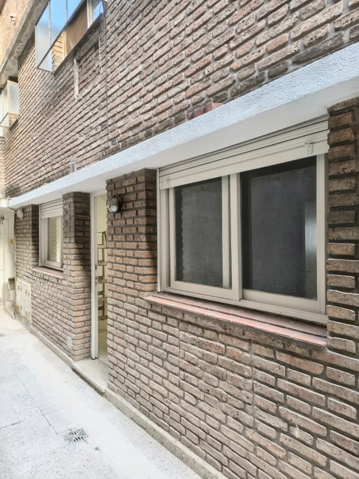 Interno en pleno centro