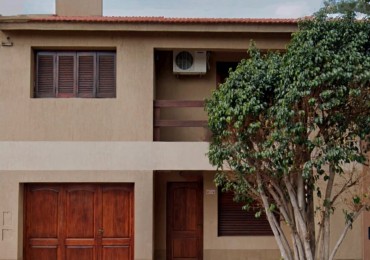 CASA DE 4 DORMITORIOS