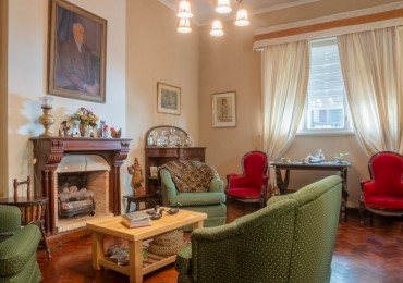 Casa de estilo en barrio sur